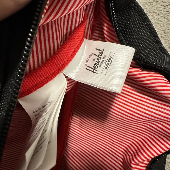 Herschel Supply Company Classic Large Black Belt Bag - Picture 7 of 7